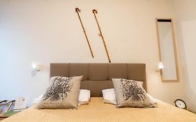 Chic Seaside Studio Walk To Metro By Laonikos